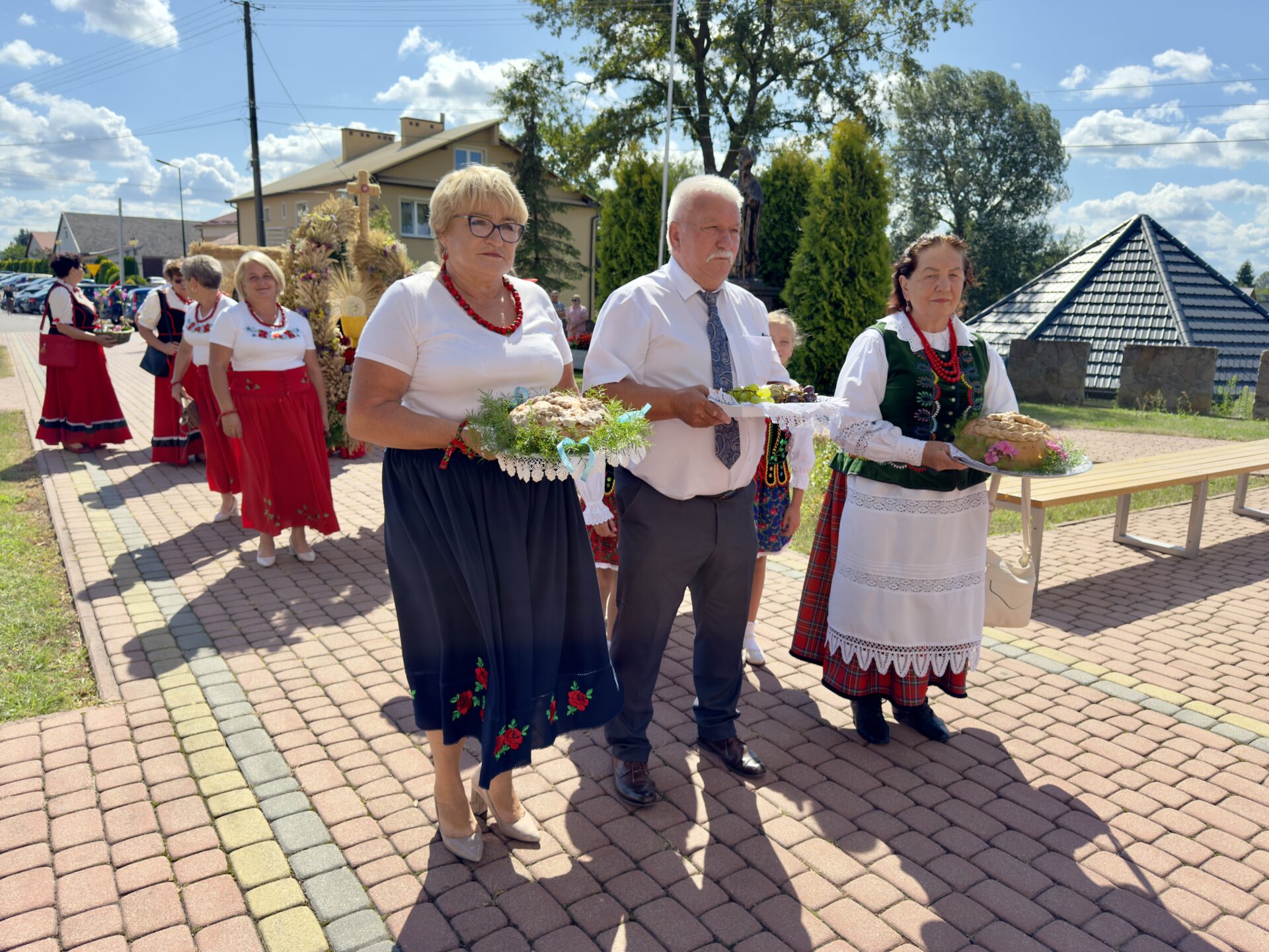 Poświęcenie wieńców dożynkowych i&nbsp;powitanie nowego katechety 🙏